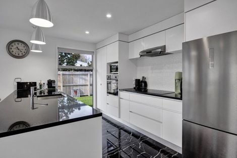 Photo of property in 17a Heta Road, Highlands Park, New Plymouth, 4312