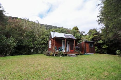Photo of property in 11 Nikau Street, Duncan Bay, Tennyson Inlet, 7195