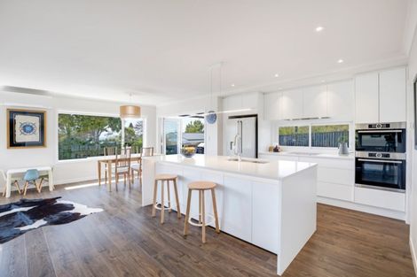 Photo of property in 61 Braemar Road, Castor Bay, Auckland, 0620