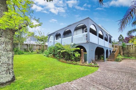 Photo of property in 29 Staincross Street, Green Bay, Auckland, 0604