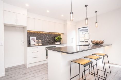 Photo of property in 28 Freedom Drive, Kelvin Grove, Palmerston North, 4414