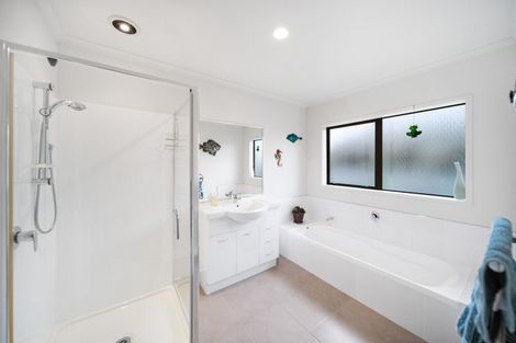Photo of property in 27 Willowgrange Place, Pukekohe, 2120