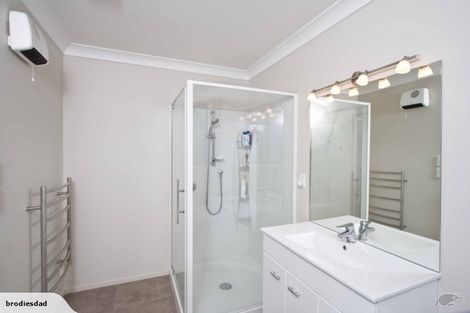 Photo of property in 160 Woodman Drive, Tawa, Wellington, 5028