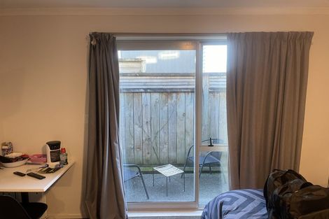Photo of property in 2/28 Hunter Street, Hamilton Lake, Hamilton, 3204