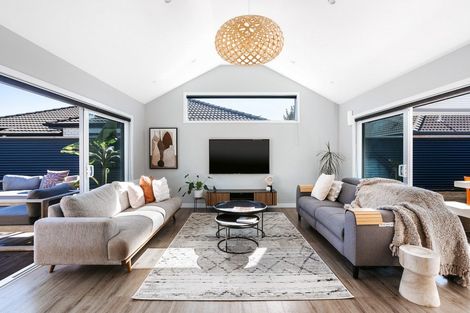 Photo of property in 28 Araroa Place, Papamoa Beach, Papamoa, 3118