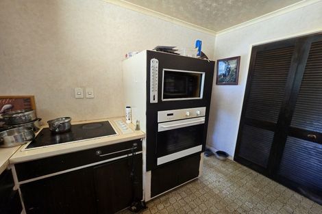 Photo of property in 41 Rhodes Drive, Kelvin Grove, Palmerston North, 4414