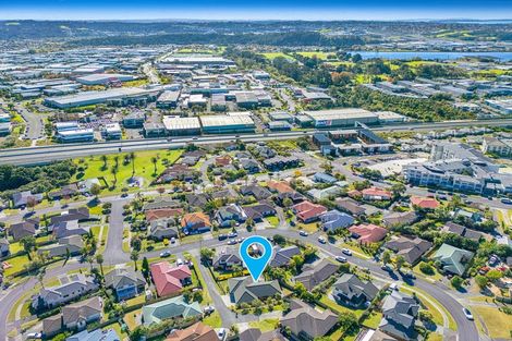 Photo of property in 19 Black Teal Close, Unsworth Heights, Auckland, 0632