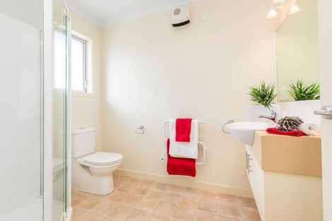 Photo of property in 53 Oxford Street, Tawa, Wellington, 5028