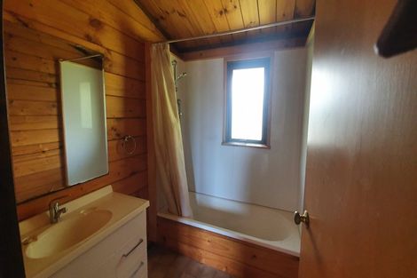 Photo of property in 73 Heta Road, Highlands Park, New Plymouth, 4312