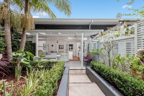 Photo of property in 2/1 Saratoga Avenue, Herne Bay, Auckland, 1011