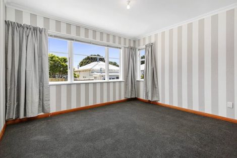 Photo of property in 98 Kilbirnie Crescent, Kilbirnie, Wellington, 6022