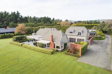 Photo of property in 38 Titirangi Drive, Fitzherbert, Palmerston North, 4471