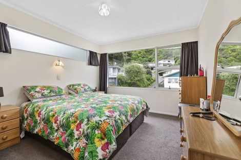 Photo of property in 13 Fyvie Avenue, Tawa, Wellington, 5028