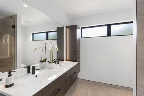 Photo of property in 16 Mays Road, St Albans, Christchurch, 8052