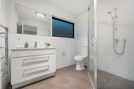 Photo of property in 2 Greville Road, Pinehill, Auckland, 0630