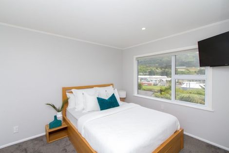 Photo of property in 71 Bell Street, Tawa, Wellington, 5028