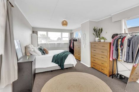 Photo of property in 12 Tawa Street, Levin, 5510