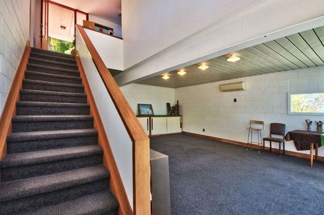 Photo of property in 1/51 Quinns Road, Waiatarua, Auckland, 0612