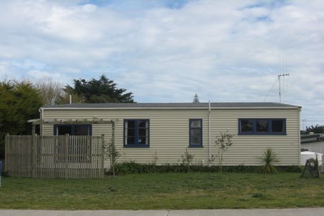 Photo of property in 87 Kahukura Avenue, Waitarere Beach, Levin, 5510