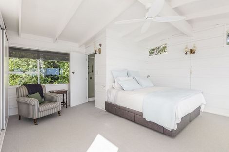 Photo of property in 79 De Luen Avenue, Tindalls Beach, Whangaparaoa, 0930