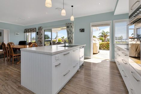 Photo of property in 2 Cayman Court, One Tree Point, 0118