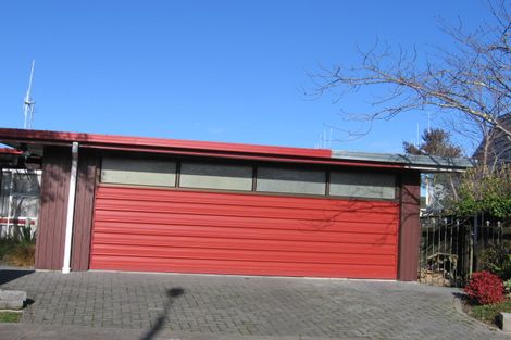 Photo of property in 28 Terry Crescent, Milson, Palmerston North, 4414