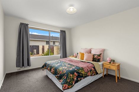 Photo of property in 2/41 Valecrest Avenue, Parklands, Christchurch, 8083