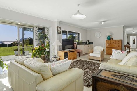 Photo of property in 18 Hinewa Road, Otumoetai, Tauranga, 3110