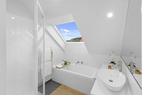 Photo of property in 1/19 Beachville Road, Redcliffs, Christchurch, 8081