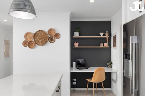 Photo of property in 56 Whakaturou Crescent, Pyes Pa, Tauranga, 3112