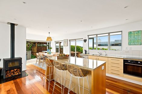 Photo of property in 29 Kendale Drive, Leigh, 0985