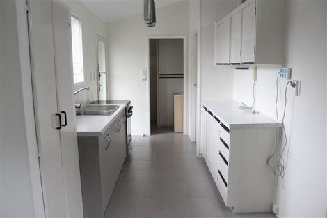 Photo of property in 17 Marybeth Place, Rosehill, Papakura, 2113