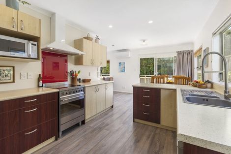 Photo of property in 2 Corlett Road, Plimmerton, Porirua, 5026