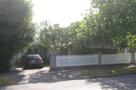 Photo of property in 3 Sentinel Road, Herne Bay, Auckland, 1011