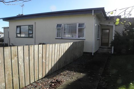 Photo of property in 2 Hobson Place, Takaro, Palmerston North, 4412