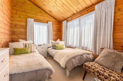 Photo of property in 2 Bosun Terrace, Whitby, Porirua, 5024