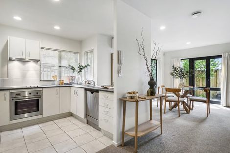 Photo of property in 1/26 Pannill Place, Oteha, Auckland, 0632