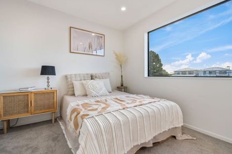 Photo of property in 7/16 Binsted Road, New Lynn, Auckland, 0600