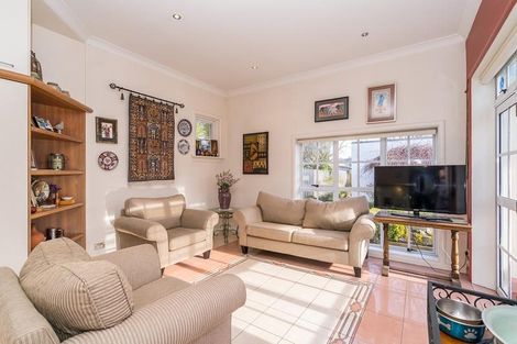 Photo of property in 335 Highgate, Roslyn, Dunedin, 9010