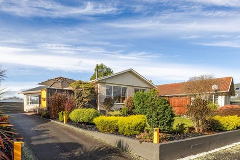 Photo of property in 24 Jenkins Avenue, Redwood, Christchurch, 8051