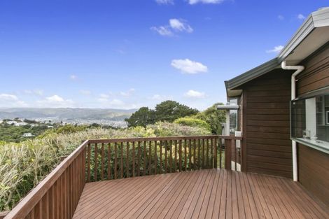 Photo of property in 2/7 Banksia Grove, Maungaraki, Lower Hutt, 5010
