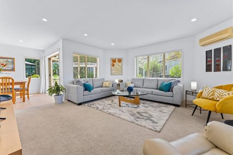 Photo of property in 10a Scarboro Terrace, Murrays Bay, Auckland, 0630