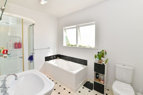 Photo of property in 31 Garfield Road, Helensville, 0800