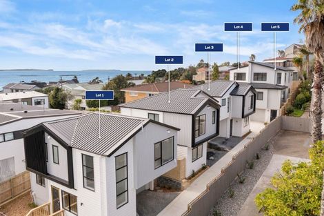 Photo of property in 33d Garadice Road, Rothesay Bay, Auckland, 0630