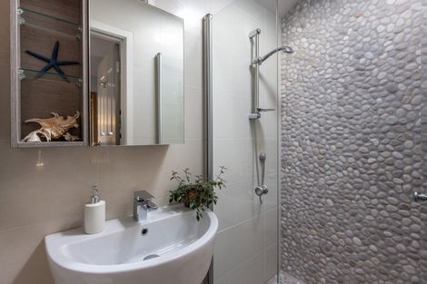 Photo of property in 128 Charles Street, Westshore, Napier, 4110