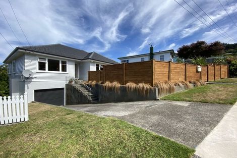 Photo of property in 9 Woodstock Terrace, Tawa, Wellington, 5028