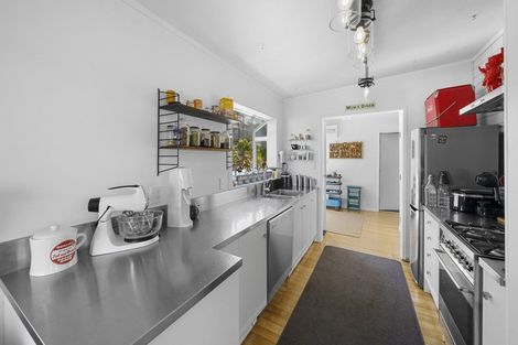 Photo of property in 2b Cherry Grove, Strathmore Park, Wellington, 6022