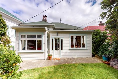 Photo of property in 123 Kelburn Parade, Kelburn, Wellington, 6012