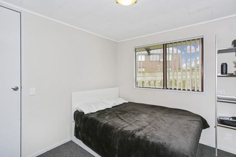 Photo of property in Oakwood Manor, 608c Massey Road, Mangere, Auckland, 2022