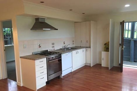 Photo of property in 14 Carrowmore, Pinehill, Auckland, 0632